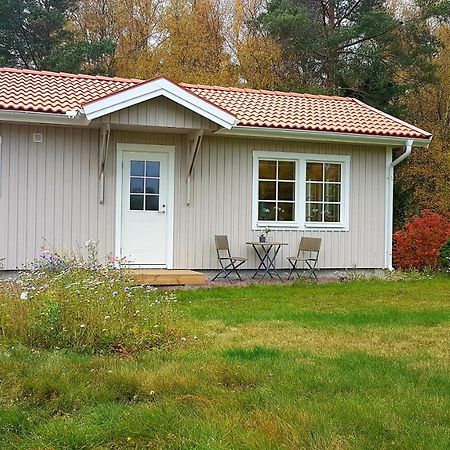 Nybyggd Stuga Intill Skogsbrynet - New Built Cottage Next To The Cowberry Forest Mora Exteriér fotografie